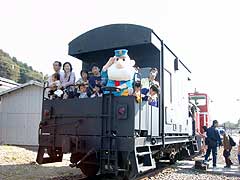 マスコットの「ぽっぽさん」も乗車