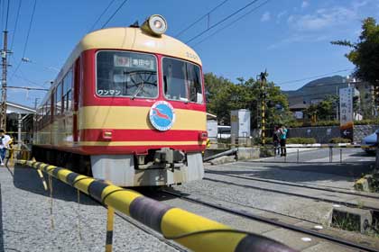 2000系横断中