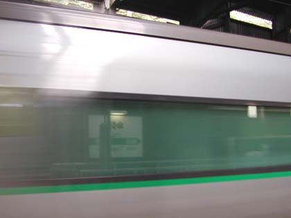 �V�������ʉ߂��铻�w